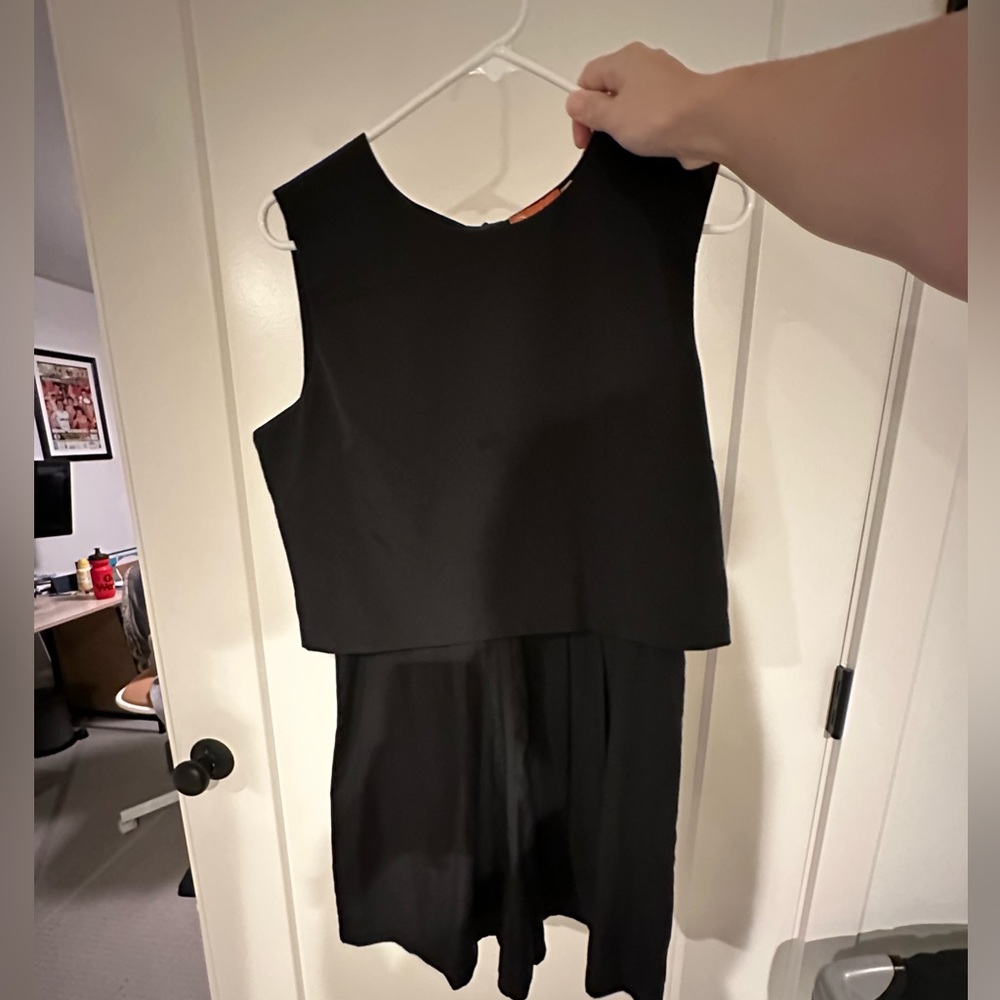 Shorts romper with slit back